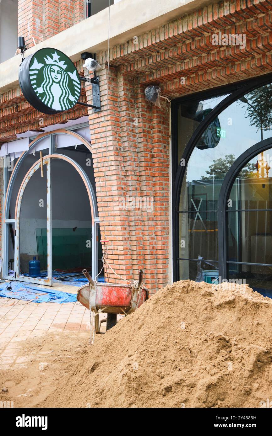 Bauarbeiten für ein neues Starbucks Café-Franchise in Vientiane, Laos. Stockfoto