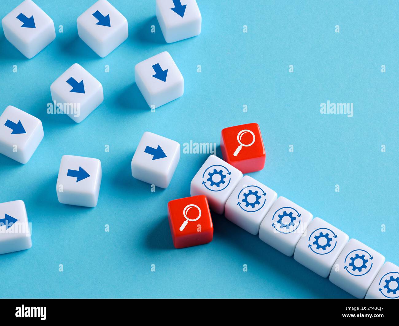 Organisation des Produktionsprozesses. Umwandlung von Vorleistungen und Rohstoffen in Produkte. Produktionsmanagement, -Planung und -Überwachung. Stockfoto