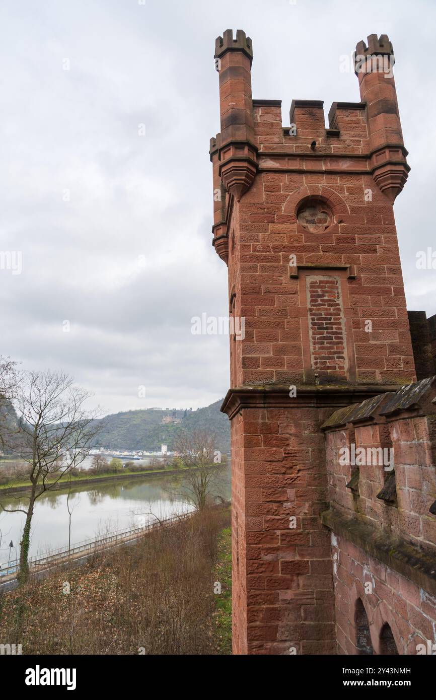 Die Loreley, steiler Schieferfelsen am Rhein in der Rheinschlucht bei Sankt Goarshausen, Teil des Oberen Mittelrheintals UNESCO Worl Stockfoto