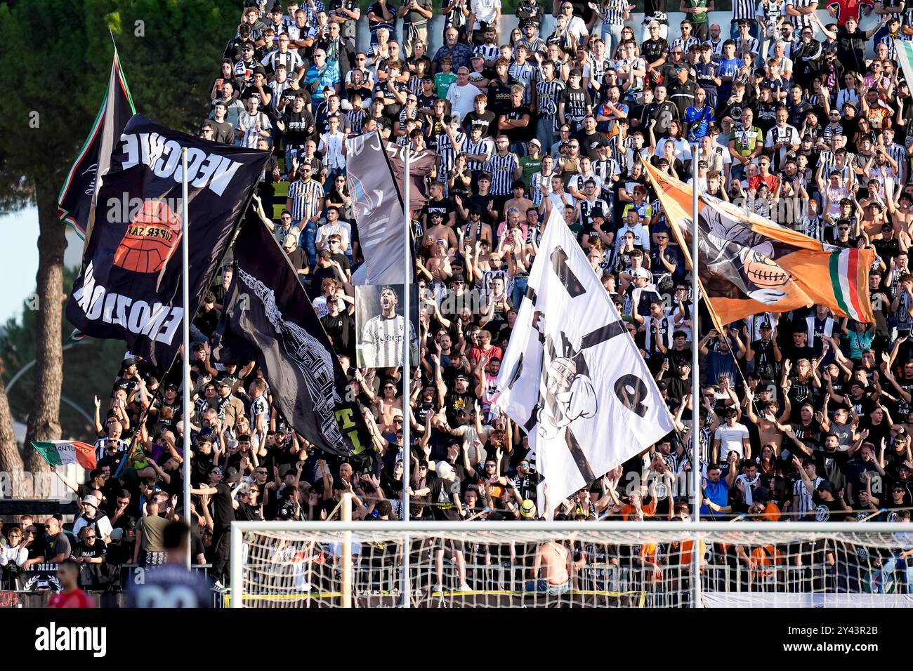 Fans des Juventus FC während des Spiels der Serie A Enilive zwischen Empoli FC und Juventus FC im Stadio Carlo Castellani am 14. September 2024 in Empoli, Italien. Stockfoto