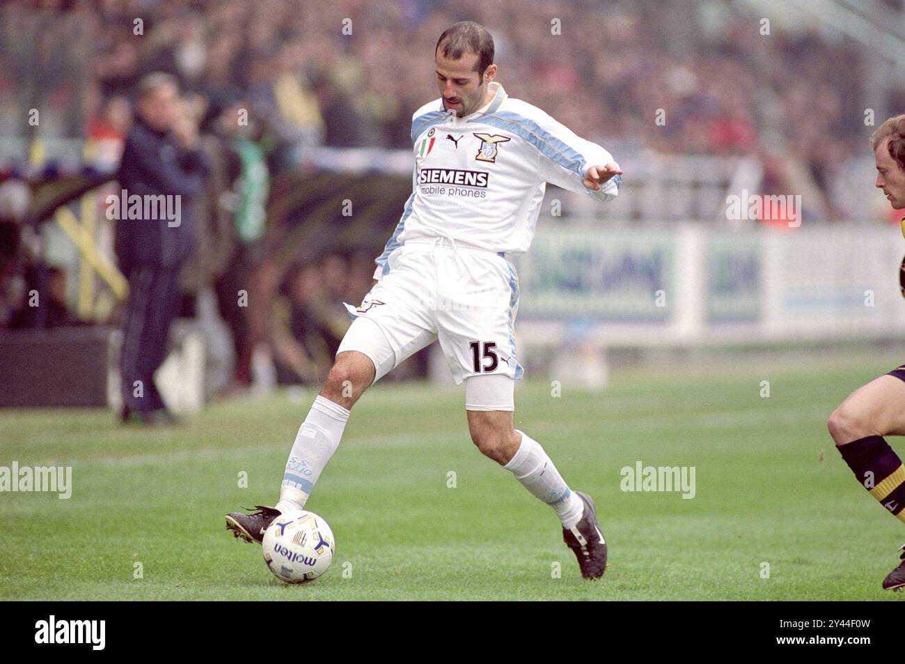 Parma Italien 26.11.2000: Giuseppe Pancaro, Spieler der SS Latium während des Spiels der Fußballmeisterschaft Seria A 2000-2001 Parma - Latium Stockfoto