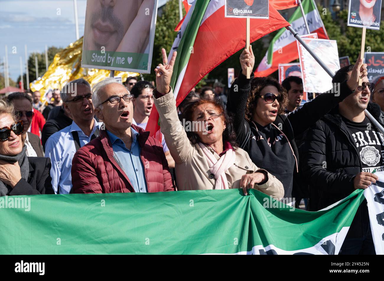 14.09.2024, Berlin, Deutschland, Europa - Gedenkveranstaltung zum zweiten Todestag von Jina Mahsa Amini auf dem Pariser Platz in Mitte. Stockfoto