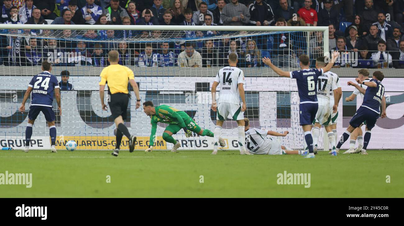 Karlsruhe, Deutschland. September 2024. firo: 13.09.2024, Fußball, 2. liga, 2. Bundesliga, Saison 2024/2025, 5. Spieltag, Karlsruher SC - FC Schalke 04, Budu Zivzivadze, Karlsruher SC, KSC, Karlsruhe, Ziel für 1:0, Credit: dpa/Alamy Live News Stockfoto