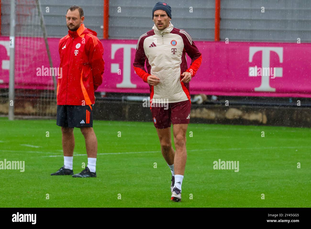 München, Deutschland. September 2024. Leon Goretzka (FC Bayern München, 08) beim Training im Regen, Abschlusstraining, FC Bayern München, Fussball, UEFA Champions League, 1. Spieltag, Saison 24/25, 16.09.2024, Foto: Eibner-Pressefoto/Jenni Maul Credit: dpa/Alamy Live News Stockfoto