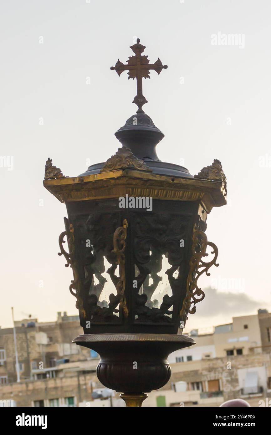 Cospicua, Malta - 13. September 2024. Gegenstand, der bei der Prozession des Heiligen Kreuzes verwendet wird Stockfoto