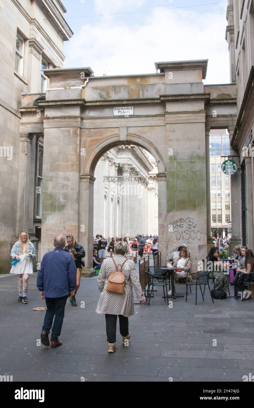 Blick auf Exchange Place und Merchant City in der Buchanan Street in Glasgow, Schottland, Großbritannien Stockfoto