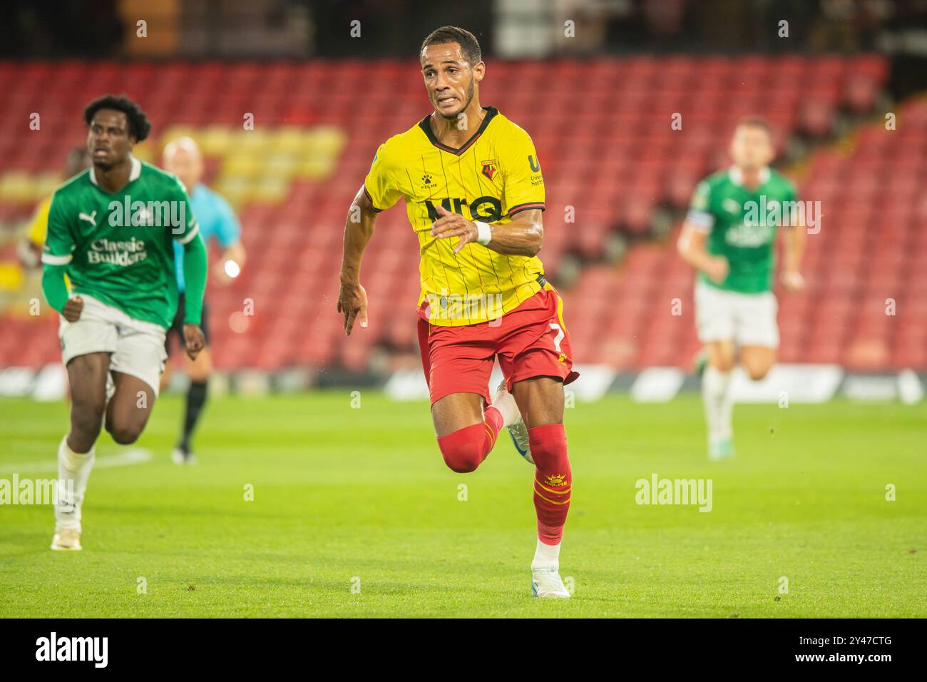 Tom Ince jagte den Ball im EFL Cup Spiel zwischen Watford und Plymouth Argyle 27/08/24 Stockfoto