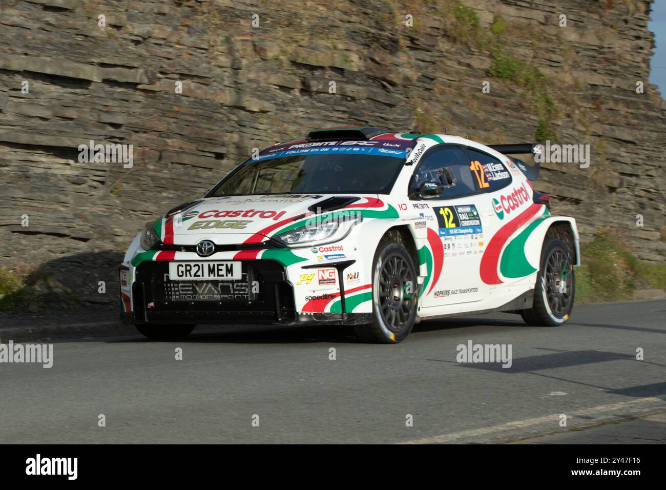 Ceredigion, Wales August 30 Fahrer Meirion Evans GBR und Beifahrer Jonathan Jackson GBR in theirÊToyota GR Yaris - RC2 Rally 2 während der Rali Ceredi Stockfoto