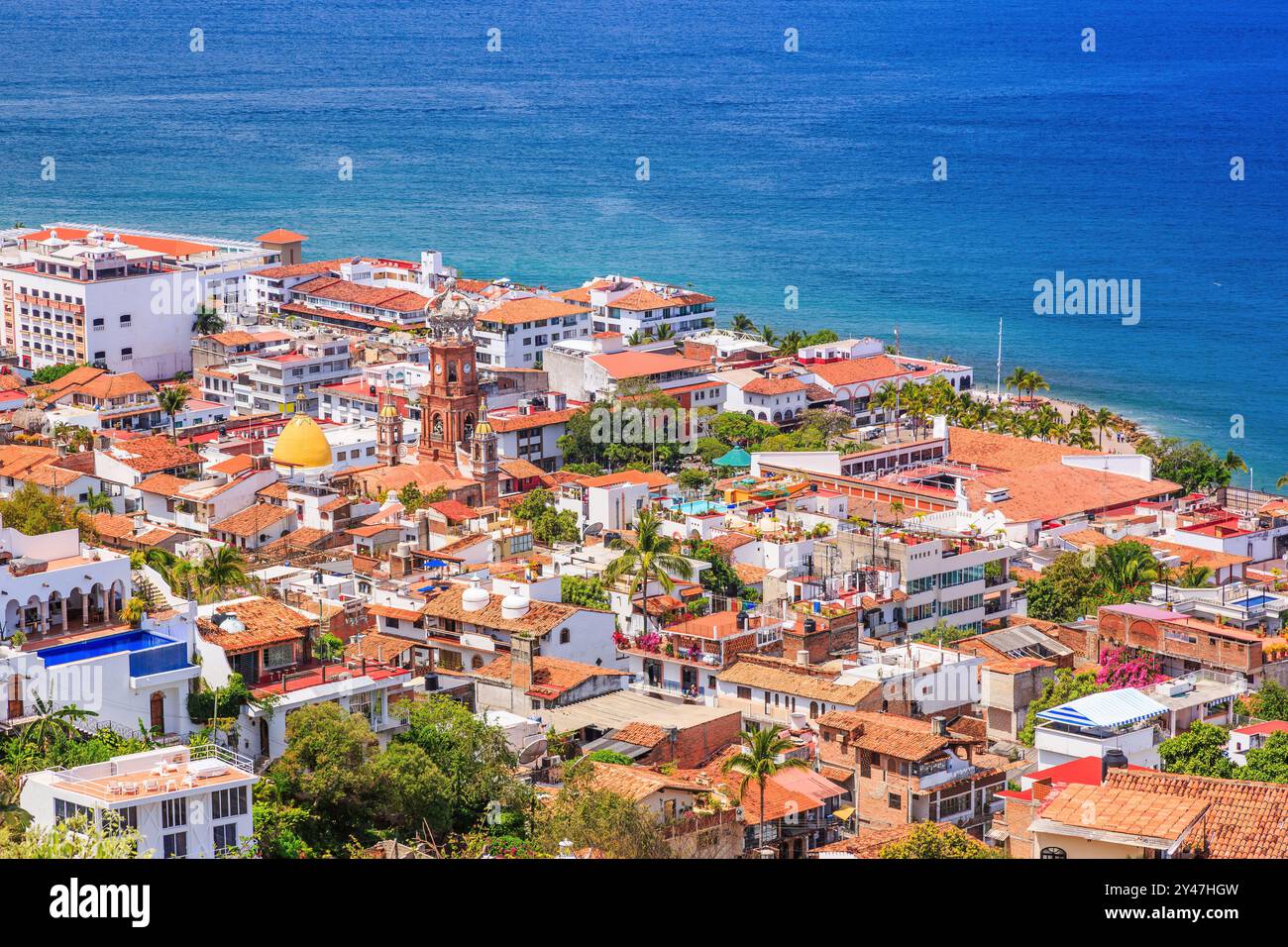 Panoramablick auf die Innenstadt von Puerto Vallarta, Mexiko. Stockfoto