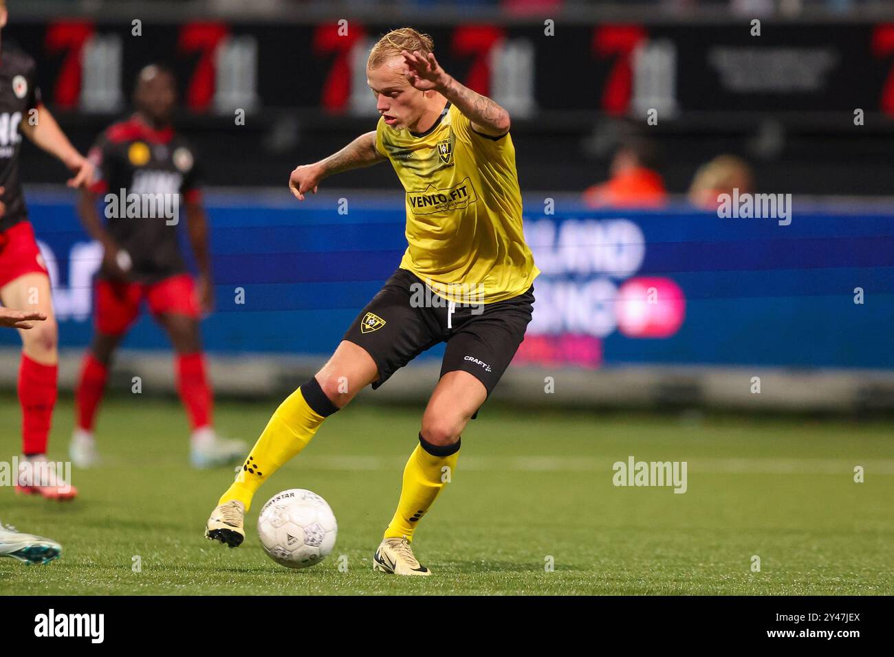 Rotterdam, Niederlande. September 2024. ROTTERDAM, NIEDERLANDE - 16. SEPTEMBER: Max de Waal von VVV Venlo schießt den Ball während des niederländischen Keuken Kampioen Divisie-Spiels zwischen Excelsior Rotterdam und VVV Venlo im Van Donge & de Roo Stadion am 16. September 2024 in Rotterdam. (Foto: Hans van der Valk/Orange Pictures) Credit: dpa/Alamy Live News Stockfoto