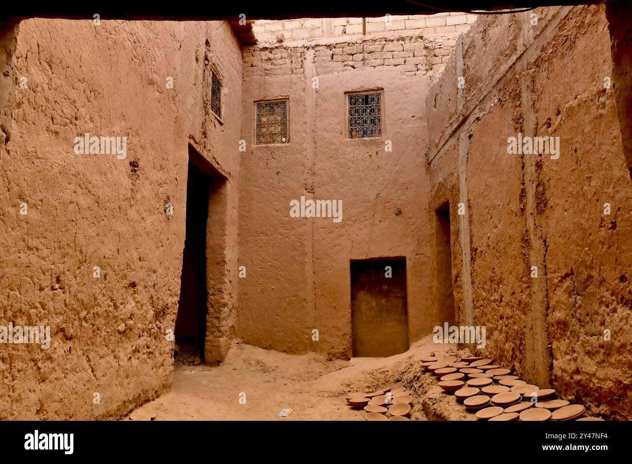 Zagora, ein altes Berberdorf vor den Toren der Wüste, berühmt für die Herstellung von Keramik und seine überdachte Medina Stockfoto