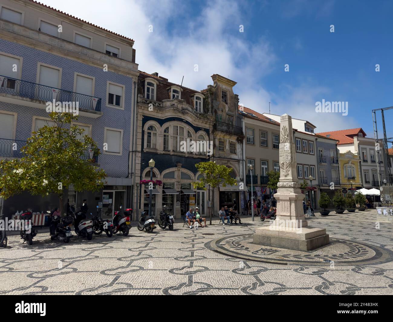 Aveiro, Portugal - 29. Mai 2024: Blick auf einen Platz in der Innenstadt von Aveiro, Portugal. Stockfoto