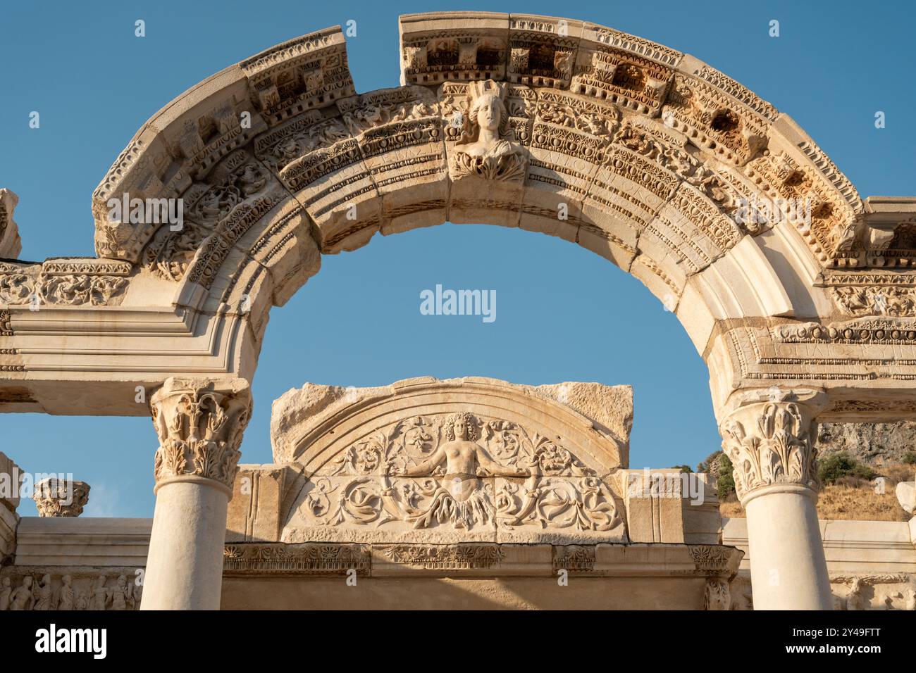 Tempel des Hadrian in der antiken Stadt Ephesus in Kusadasi Stockfoto