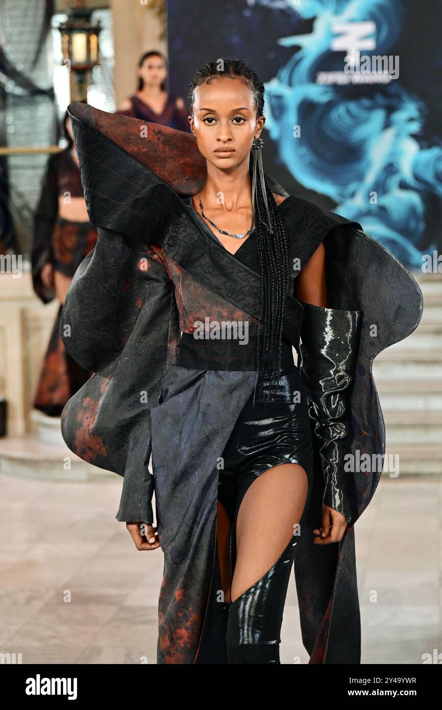 LONDON, GROSSBRITANNIEN. September 2024. '王紫菲'Zifei Wang 'Endless River SS25' bei der London Fashion Week 40 Jahre im Waldorf Hilton London, Aldwych, London, Großbritannien (Foto: 李世惠/See Li/Picture Capital) Credit: Siehe Li/Picture Capital/Alamy Live News Stockfoto