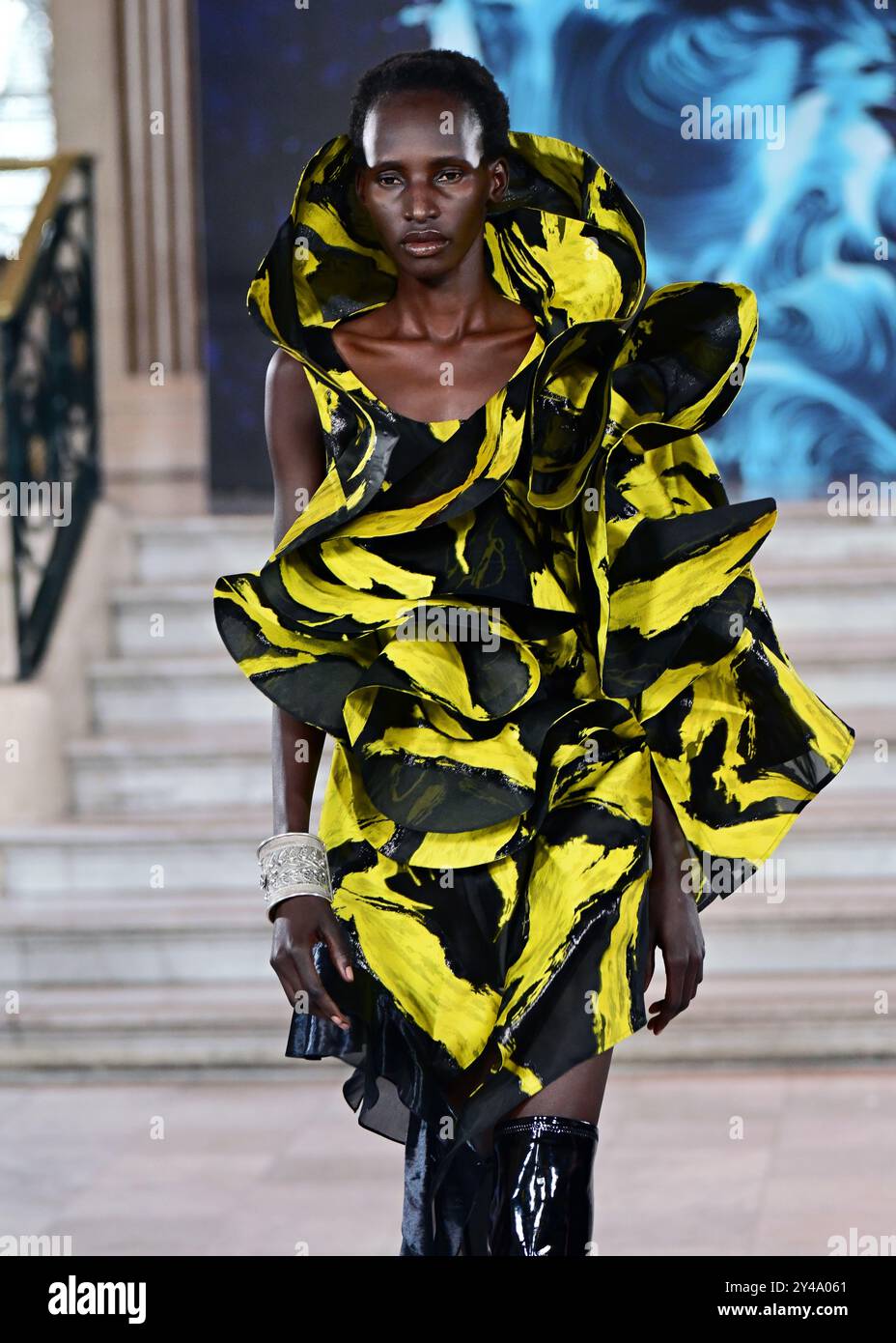 LONDON, GROSSBRITANNIEN. September 2024. '王紫菲'Zifei Wang 'Endless River SS25' bei der London Fashion Week 40 Jahre im Waldorf Hilton London, Aldwych, London, Großbritannien (Foto: 李世惠/See Li/Picture Capital) Credit: Siehe Li/Picture Capital/Alamy Live News Stockfoto