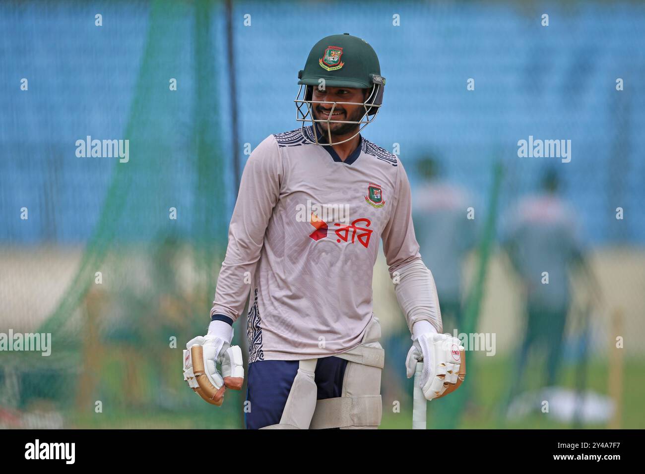 Eröffnungsbatter Mahmudul Hasan Joy während des Bangladesh Test Squad Training im SBNCS unter den lokalen Trainern vor der Two Match Test Series ag Stockfoto