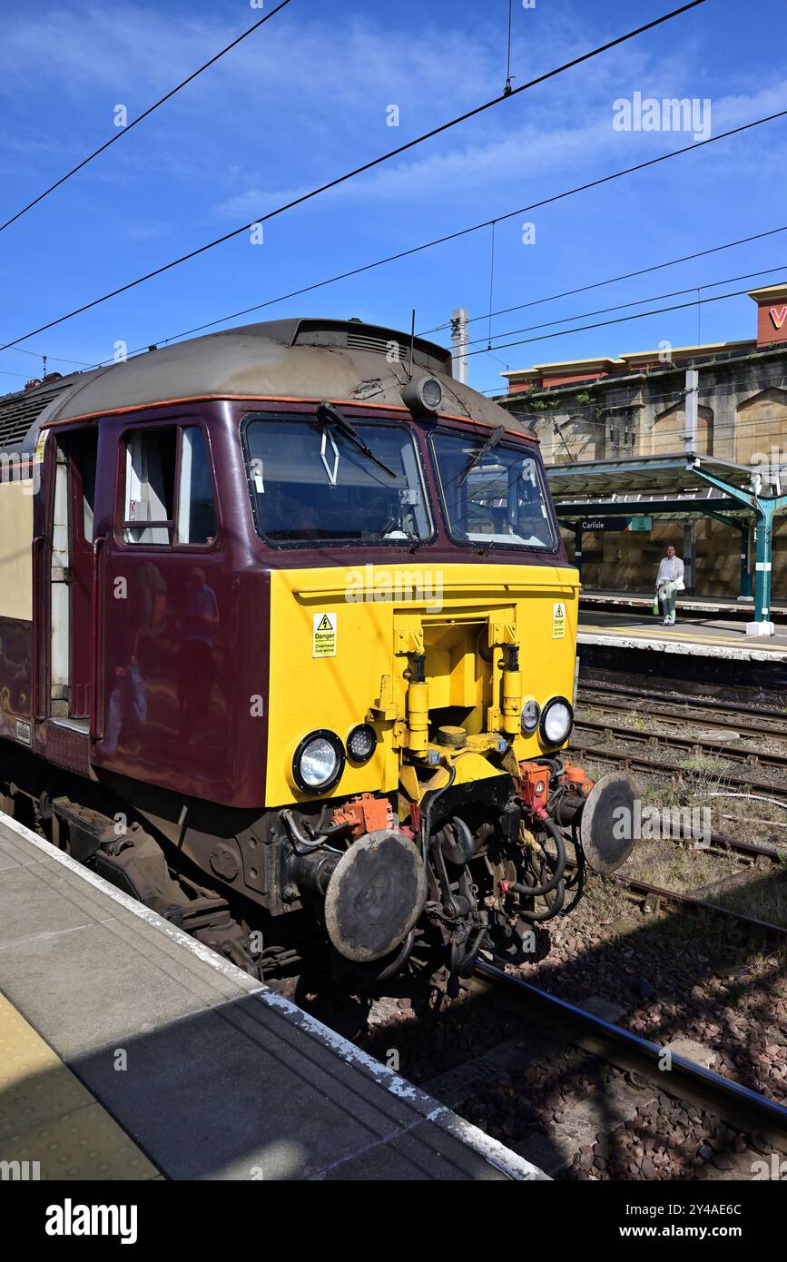 West Coast Railways Class 57/3 Diesel No 57313 Scarborough Castle an der Carlisle Citadel Station, auf der Rückseite der Northern Belle von Hull. Stockfoto