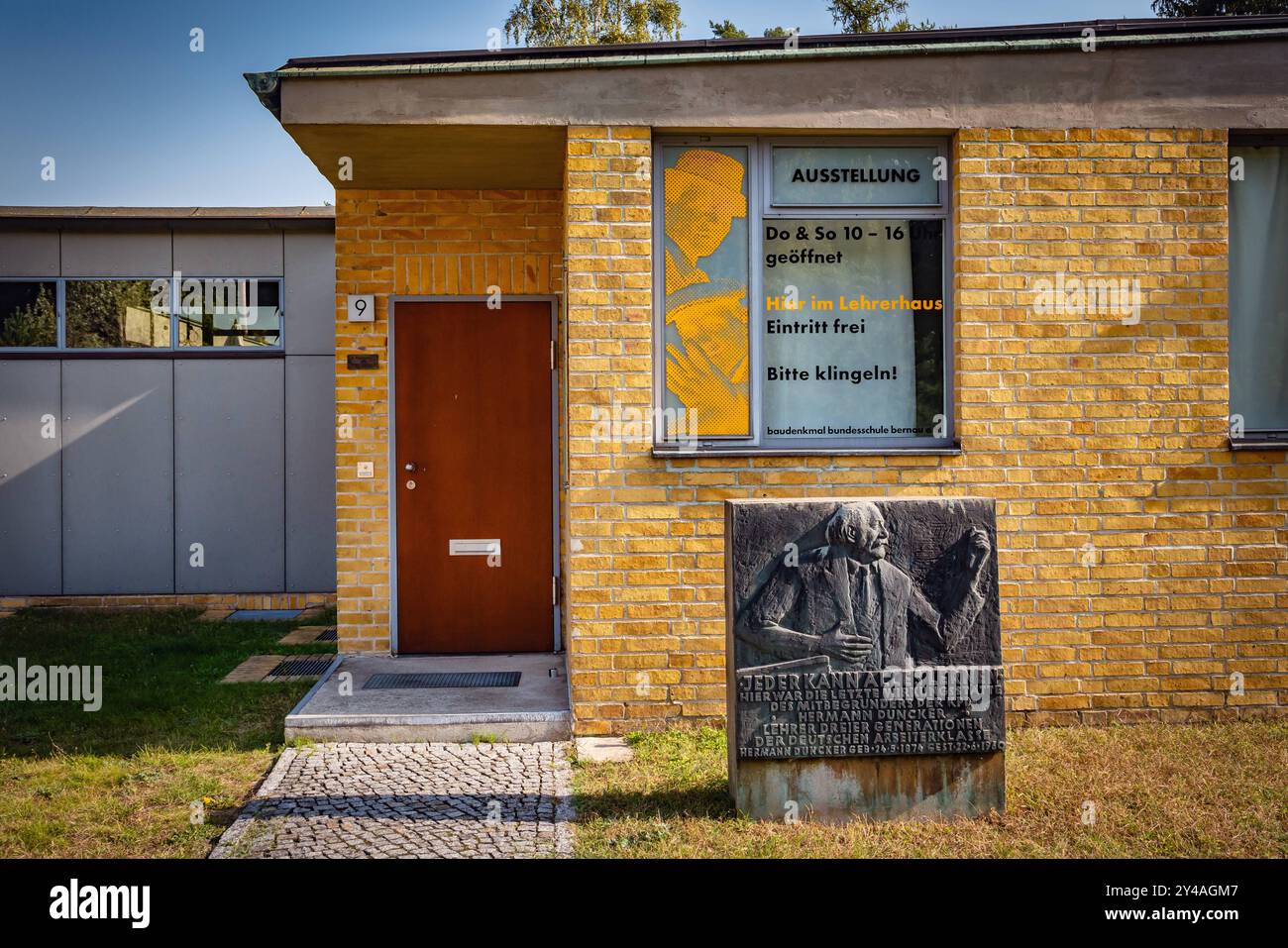 Bernau im Barnim im Bundesland Brandenburg ADGB Bundesschule, UNESCO Welterbe, Bauhaus Bau von Hannes Meyer Hans Wittwer - 17.09.2024 Brandenburg *** Bernau in Barnim im Bundesland Brandenburg ADGB Bundesschule, UNESCO Weltkulturerbe, Bauhausgebäude von Hannes Meyer Hans Wittwer 17 09 2024 Brandenburg Stockfoto