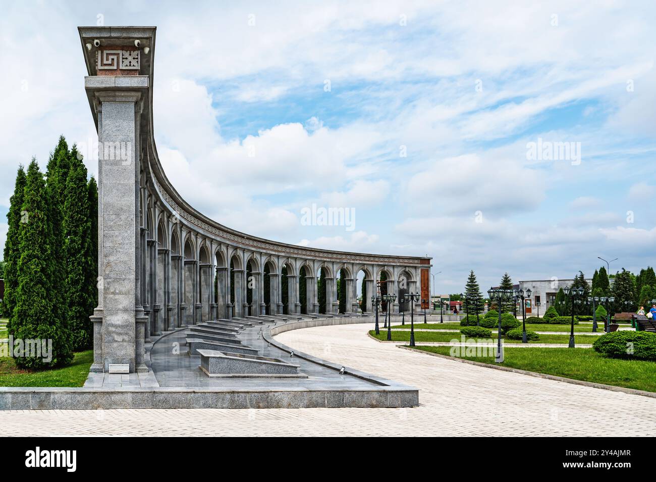 Nazran, Inguschetien, RUSSLAND - 12. MAI 2024: Gedenkstätte für Erinnerung und Ruhm. Die Gedenkstätte wurde am 9. Juni 2012 anlässlich des 20. Jahrestages der Repub eröffnet Stockfoto