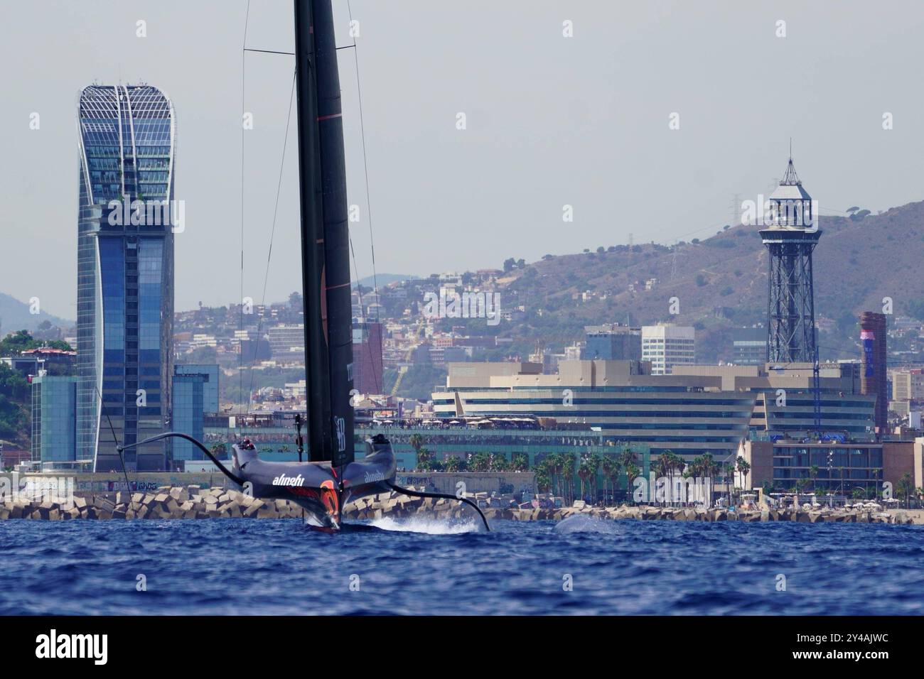 Barcelona, Spanien. September 2024; Hafen von Barcelona, Katalonien, Spanien; Americas Cup 2024, Louis Vuitton Cup Halbfinale Yachtrennen; Alinghi Red Bull Racing Credit: Action Plus Sports Images/Alamy Live News Stockfoto