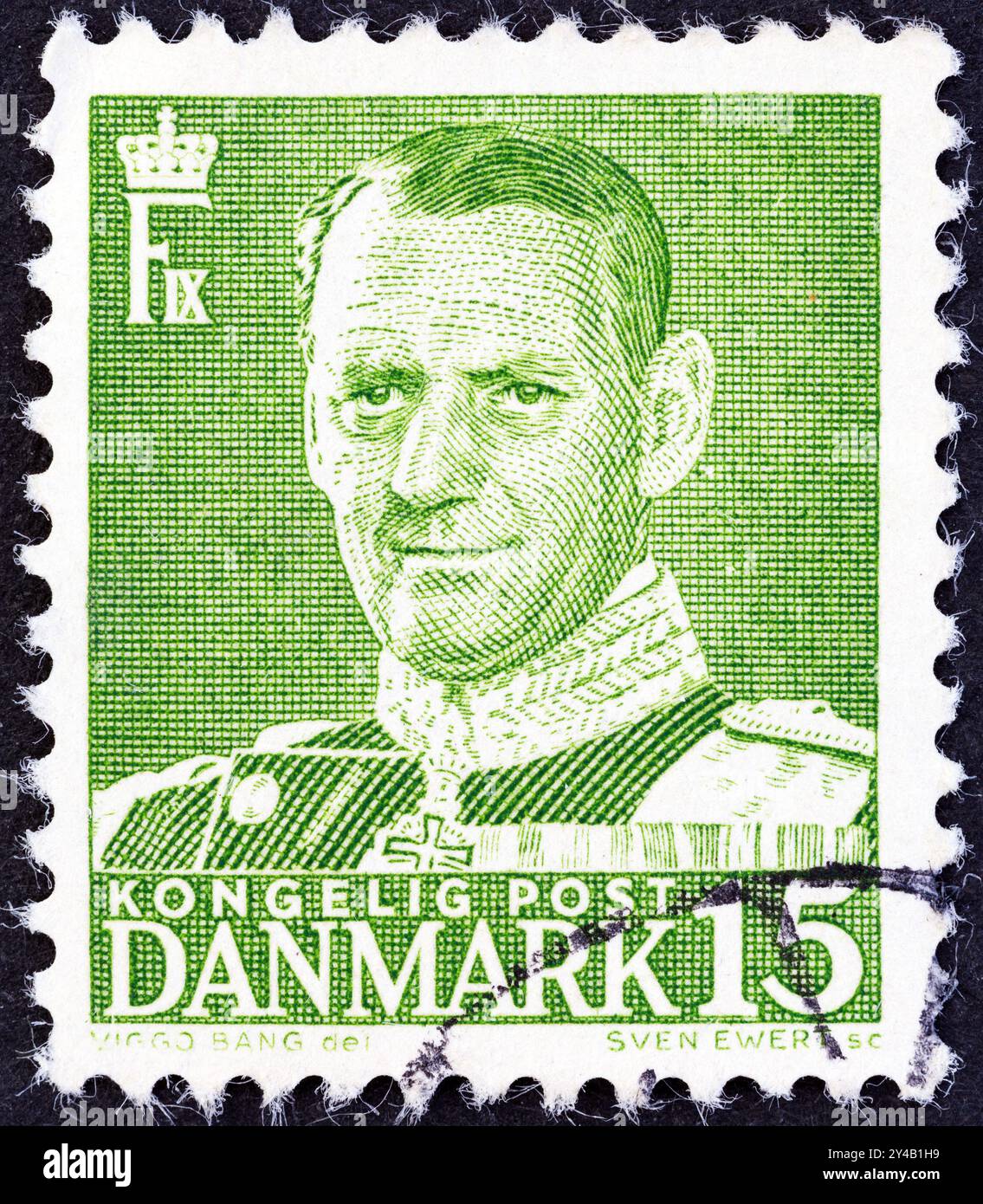 DÄNEMARK - UM 1948: Ein in Dänemark gedruckter Stempel zeigt König Friedrich IX Stockfoto