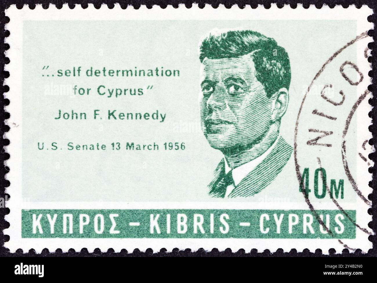 ZYPERN - UM 1965: Eine in Zypern gedruckte Briefmarke, ausgestellt in Memorial of J.F.Kennedy, zeigt J.F.Kennedy Stockfoto