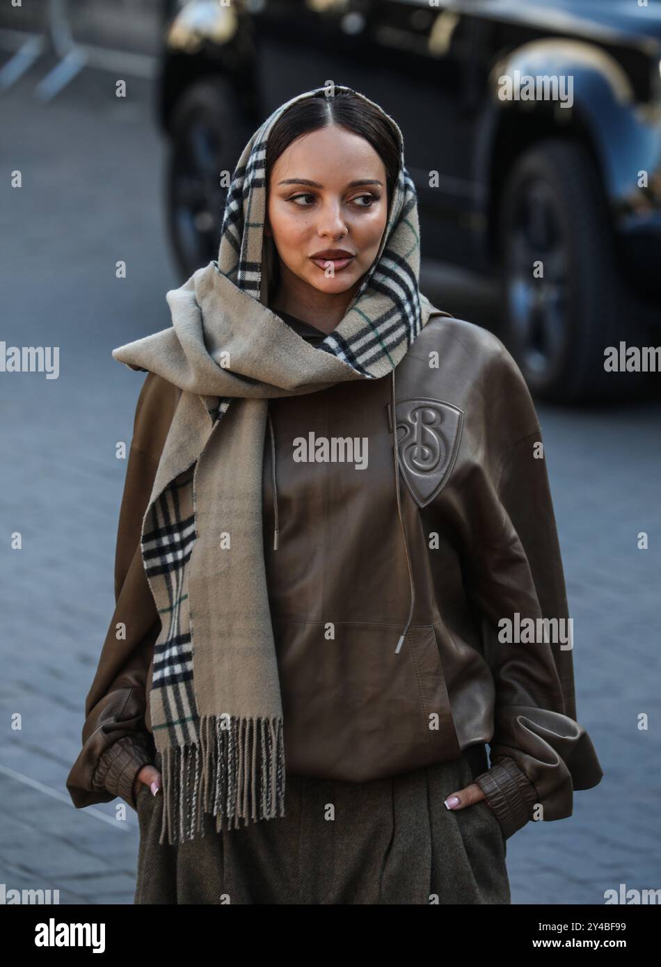 London, Großbritannien. September 2024. Jade Thirlwall bei der Ankunft bei der Burberry LFW Show im National Theatre in London. (Foto: Brett Cove/SOPA Images/SIPA USA) Credit: SIPA USA/Alamy Live News Stockfoto