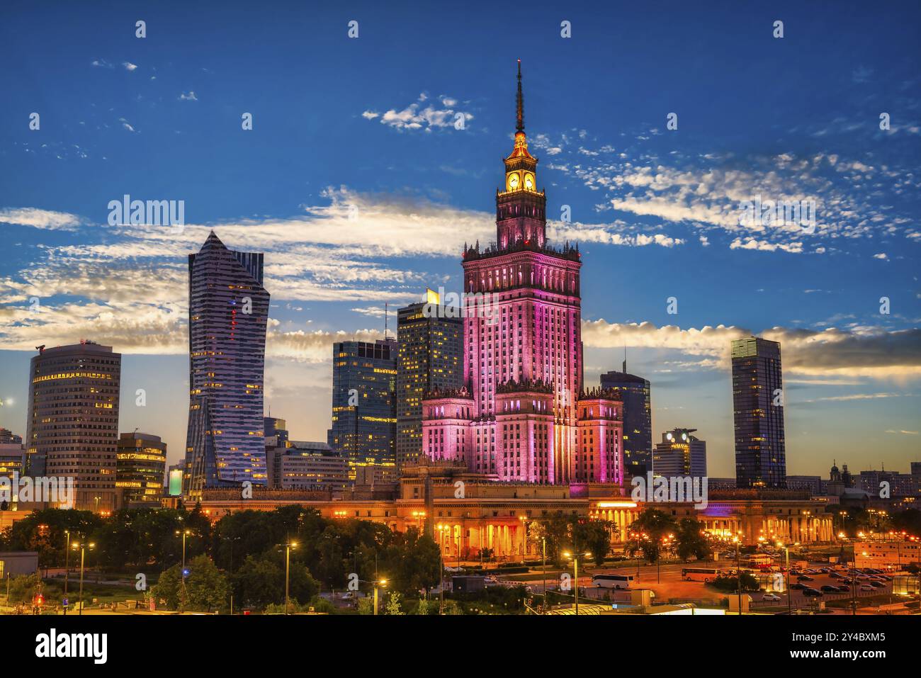 Am frühen Abend in Warschau mit Blick auf den Palast der Wissenschaft und Kultur, Polen, Europa Stockfoto