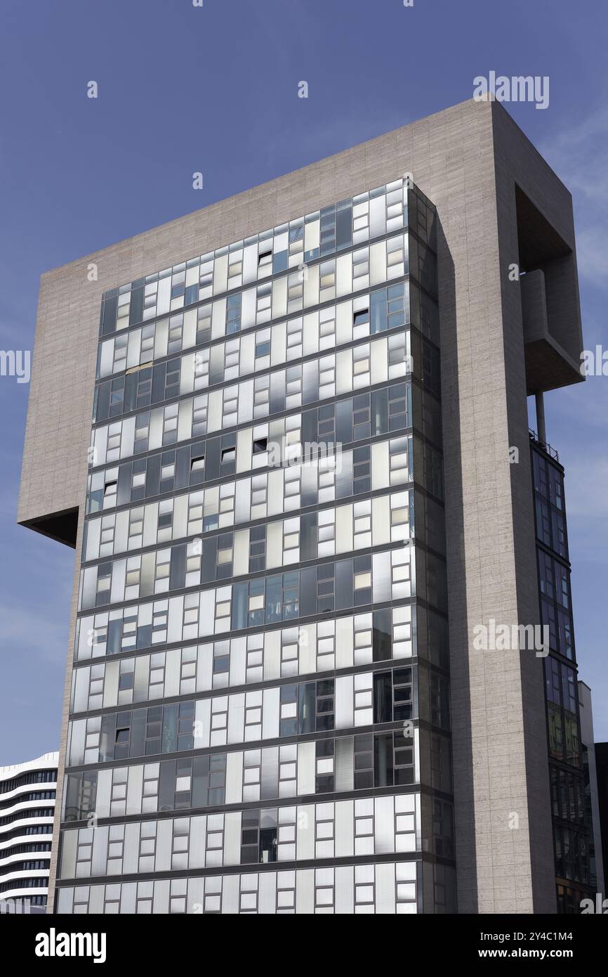 Dock Büroturm, Architekt Joe Coenen, Düsseldorfer Medienhafen, Düsseldorf, Nordrhein-Westfalen, Deutschland, Europa Stockfoto