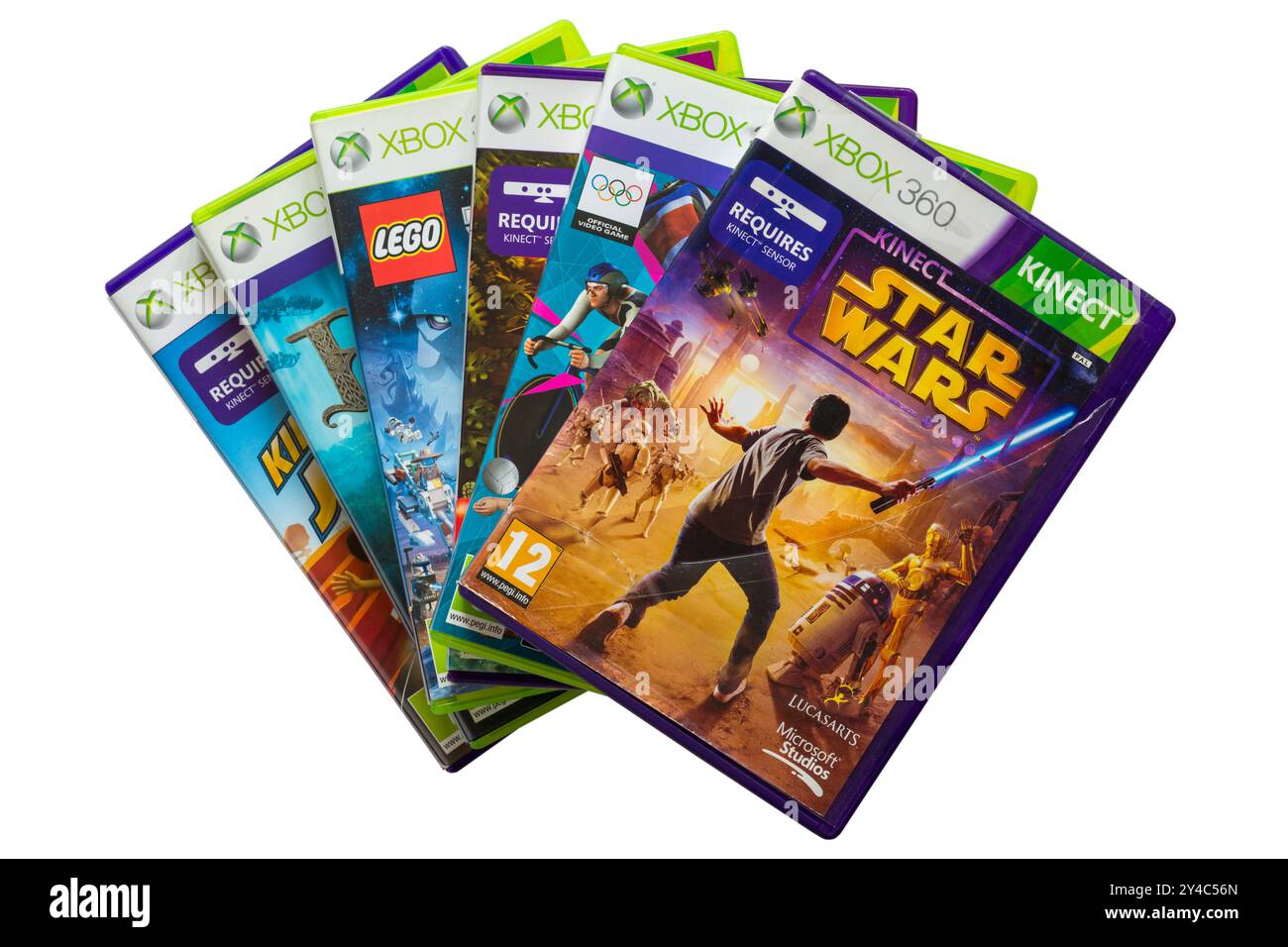 Haufen von Xbox 360 Spielen mit Kinect Star Wars Videospiel oben isoliert auf weißem Hintergrund Stockfoto