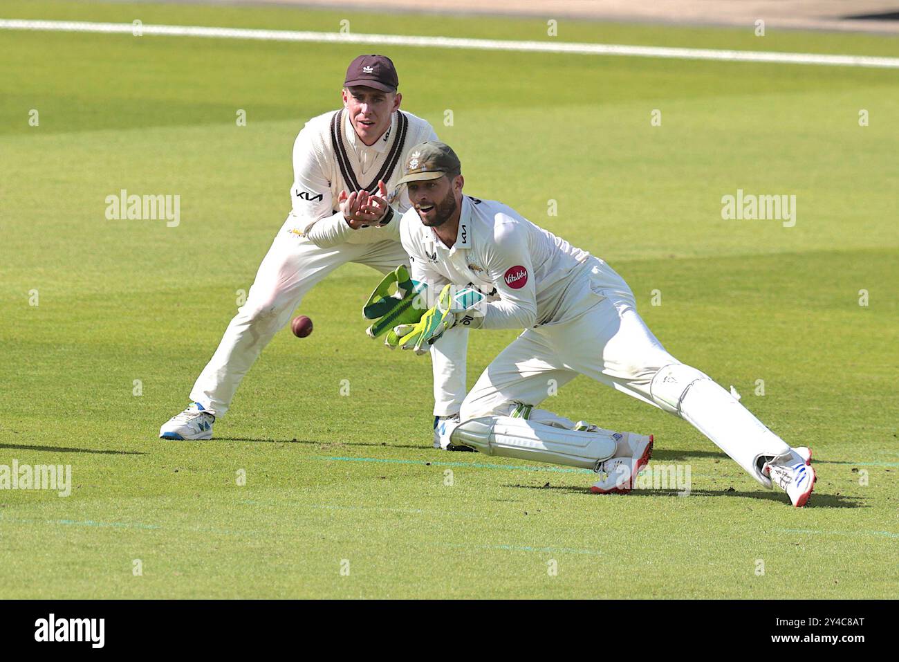 London, Großbritannien. September 2024. Surrey's Ben Foakes macht einen Fang, um David Bedingham beim Bowling von Tom Lawes zu beenden, während Surrey in der County Championship im Kia Oval am ersten Tag gegen Durham antritt. Quelle: David Rowe/Alamy Live News Stockfoto