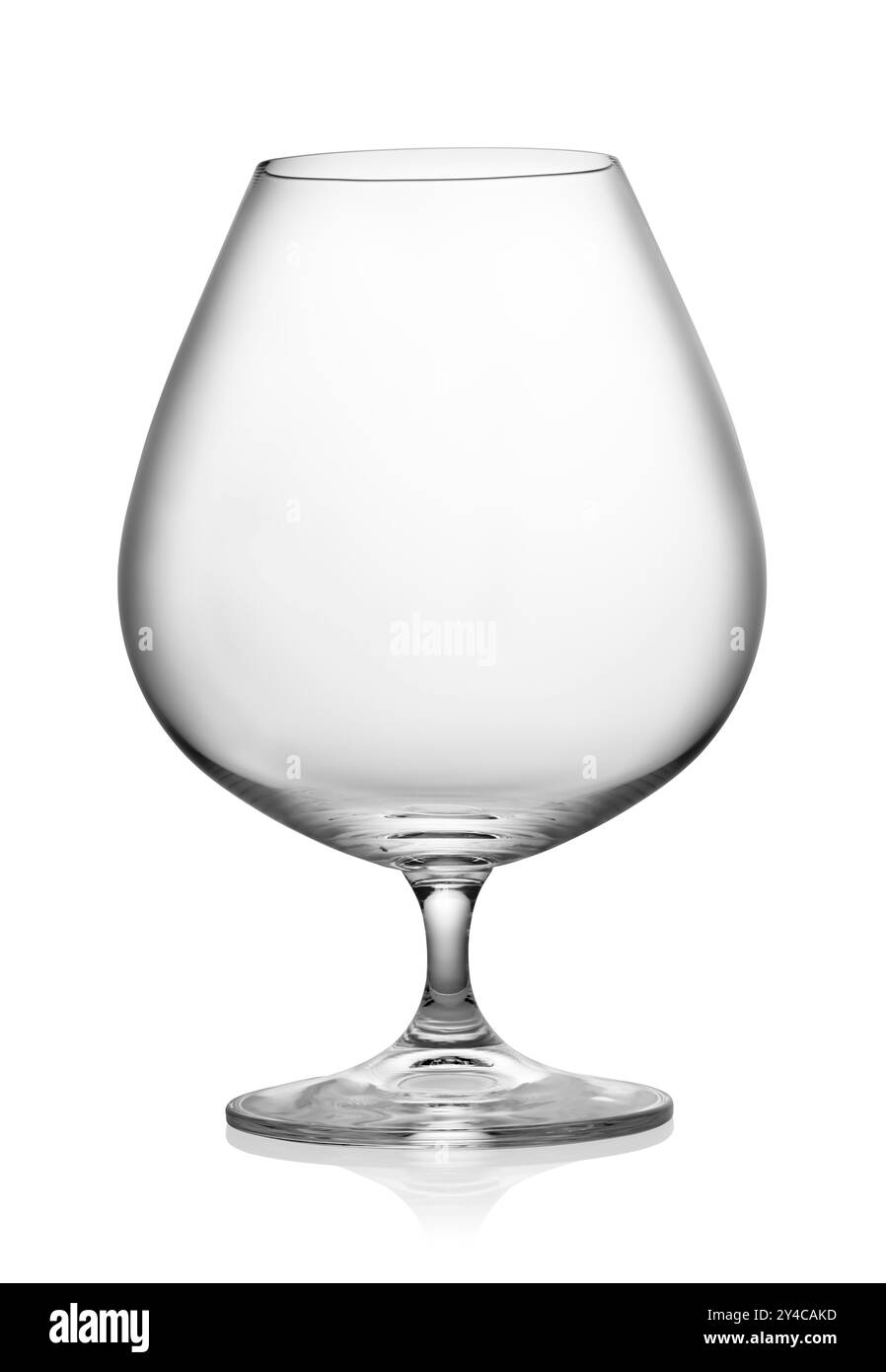 Leere Glas für Cognac auf weißem Hintergrund Stockfoto