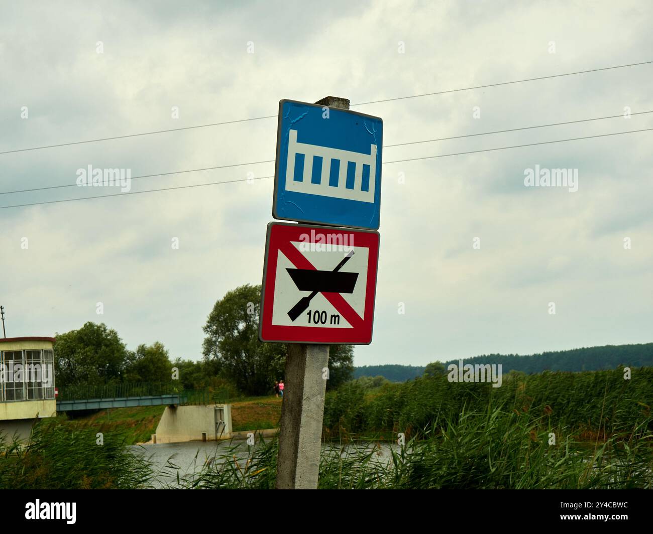 Schild, das darauf hinweist, dass Bootfahren verboten ist Stockfoto