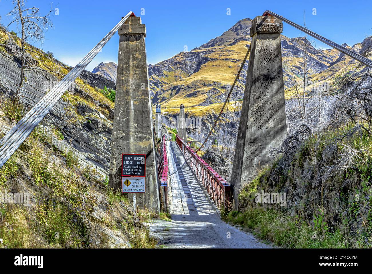 Neuseeland South Island, Skippers Suspension Bridge über den Shotover River an der Skippers Canyon Road nördlich von Queenstown in der Region Otago Stockfoto