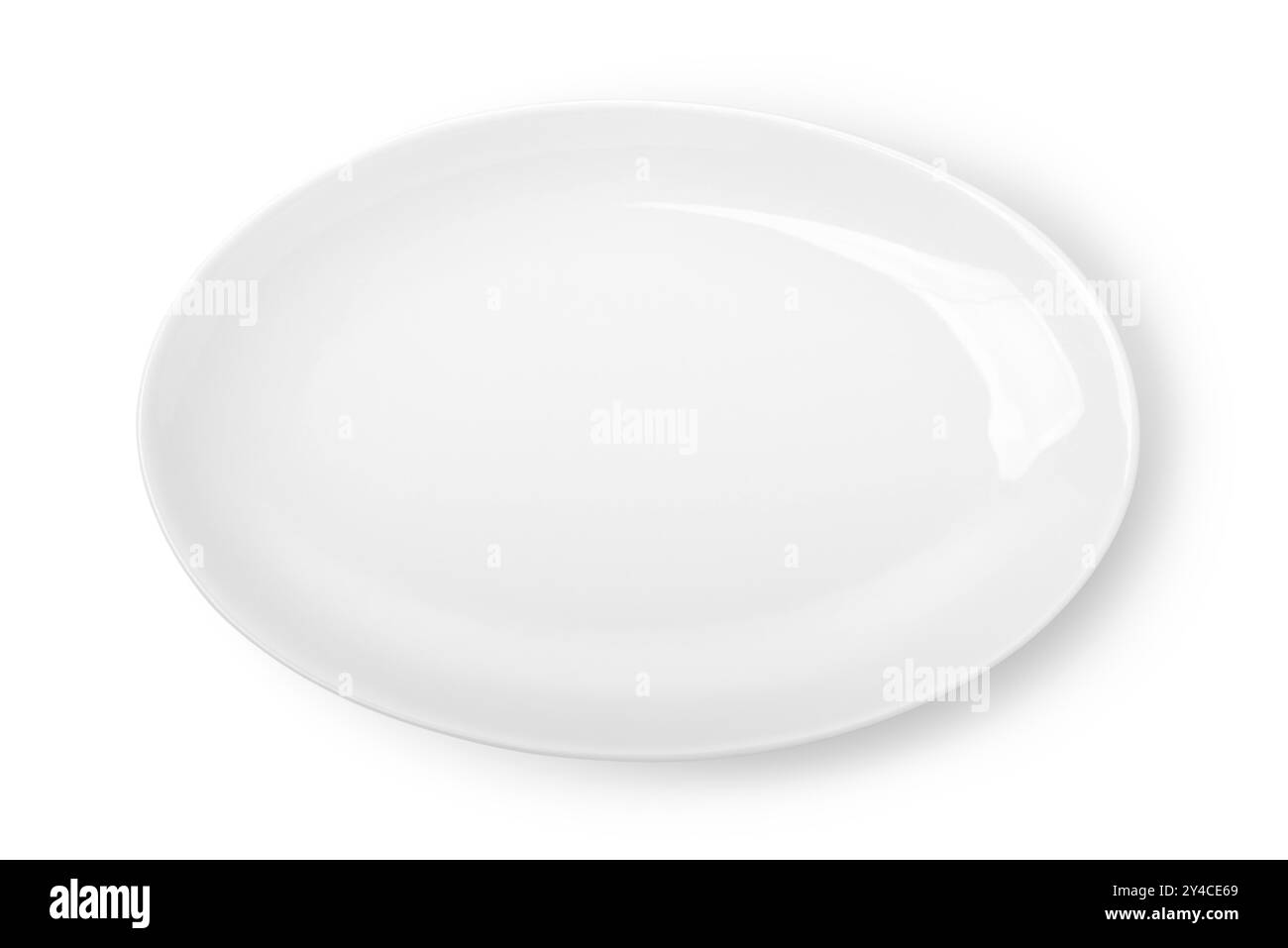 Ovale weiße Platte isoliert auf weißem Hintergrund Stockfoto