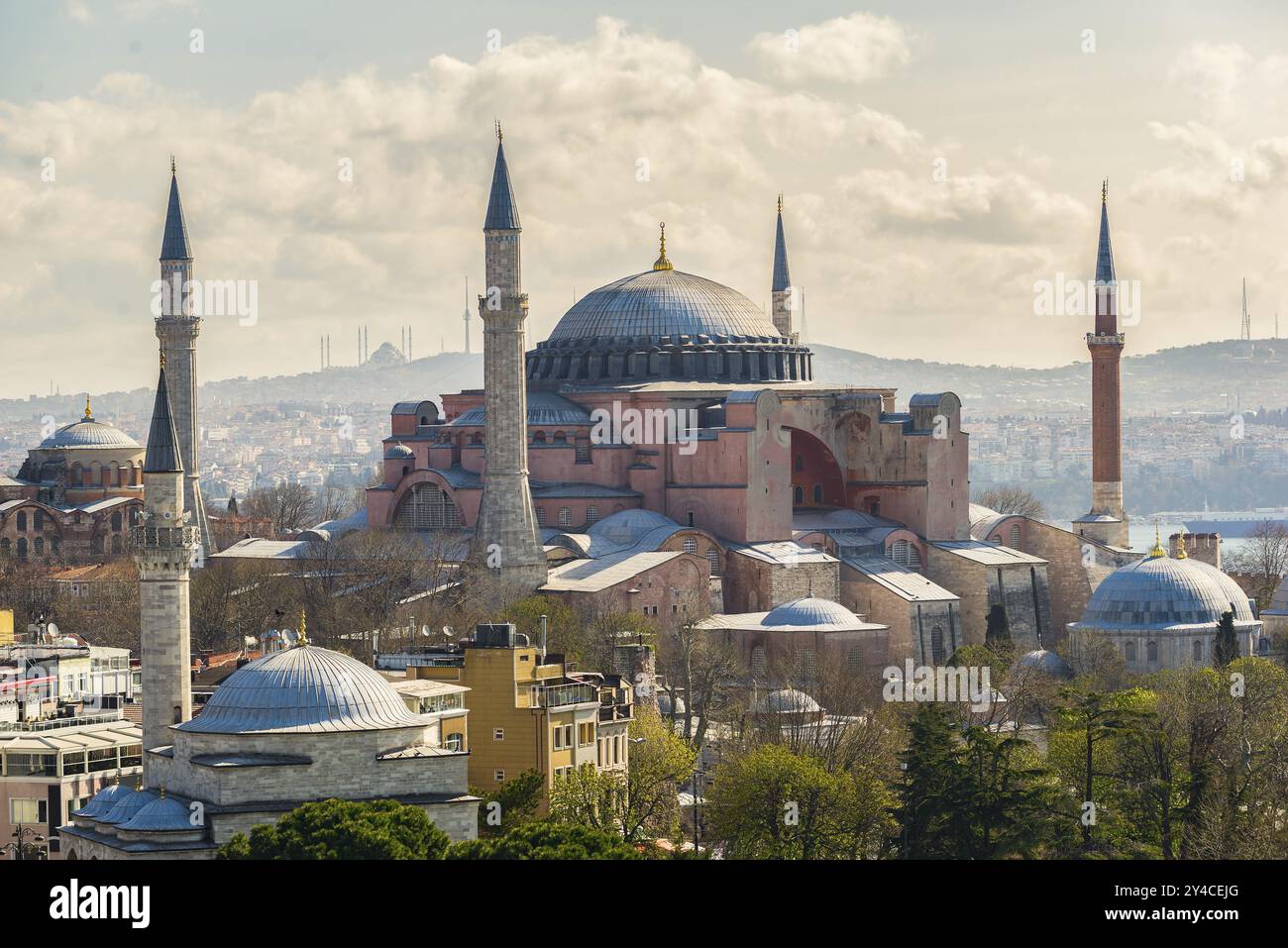 Hagia Sophia Moschee auf dem Hintergrund von Istanbul Stockfoto