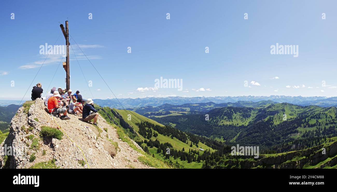 Auf dem Gipfel des Rindalphorns mit Blick auf die Allgäuer Alpen, Nagelfluhkette, Allgäuer Stockfoto