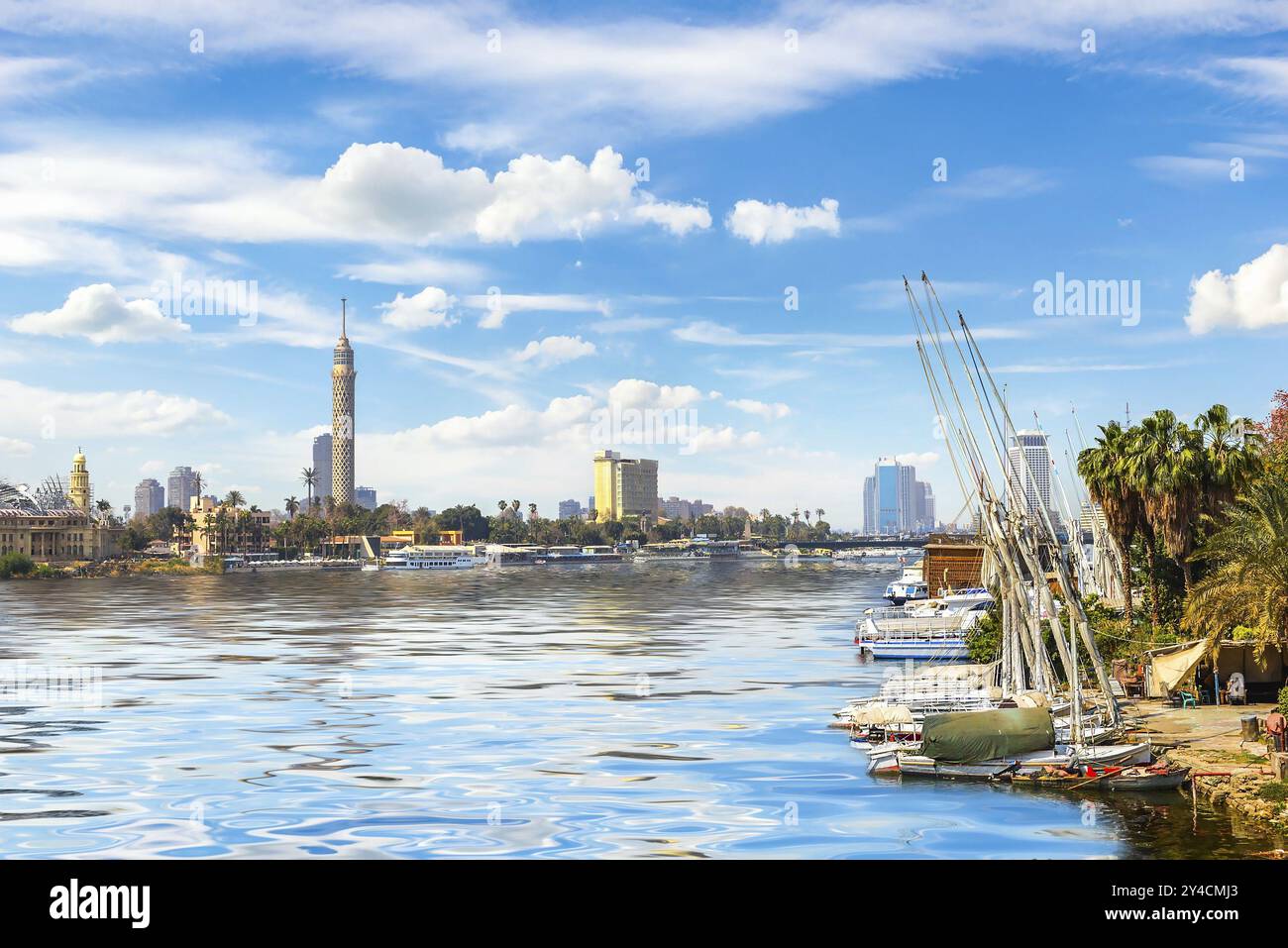 Segelboote liegen auf dem Nil in Kairo Stockfoto