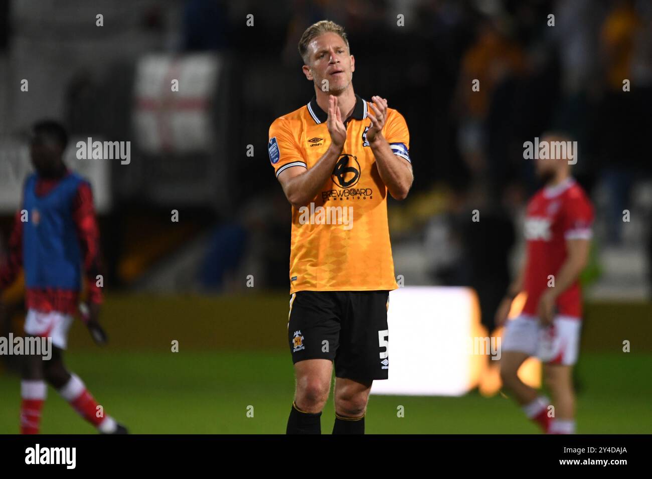 Cambridge, England. September 2024. Michael Morrison nach dem Spiel der Bristol Street Motors Trophy zwischen Cambridge United und Charlton Athletic im Cledara Abbey Stadium. Kyle Andrews/Alamy Live News Stockfoto