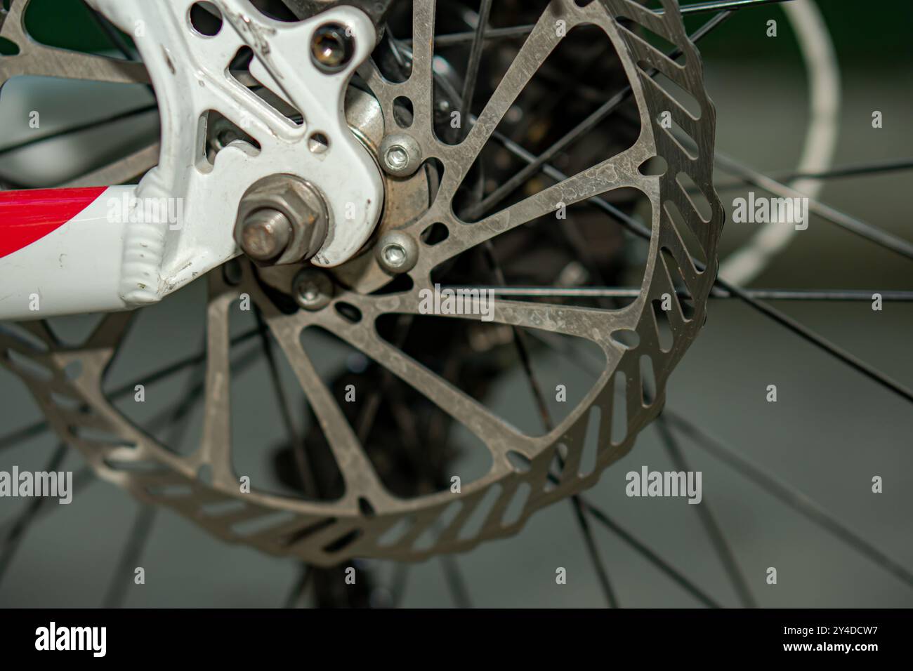 Rotor, Bremsscheibe auf einem Fahrradrad, Nahaufnahme. Stockfoto