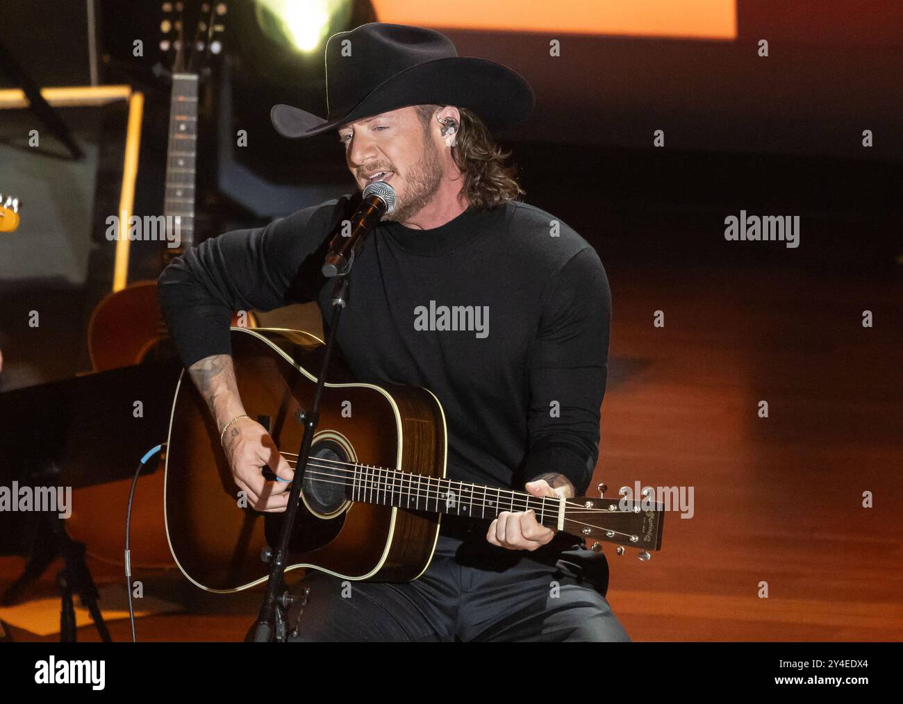 Nashville, USA. September 2024. Tyler Hubbard tritt am 21. August 2024 an der 17. Academy of Country Music Honors im Ryman Auditorium in Nashville, Tennessee auf. (Foto: Amiee Stubbs/imageSPACE) Credit: Imagespace/Alamy Live News Stockfoto