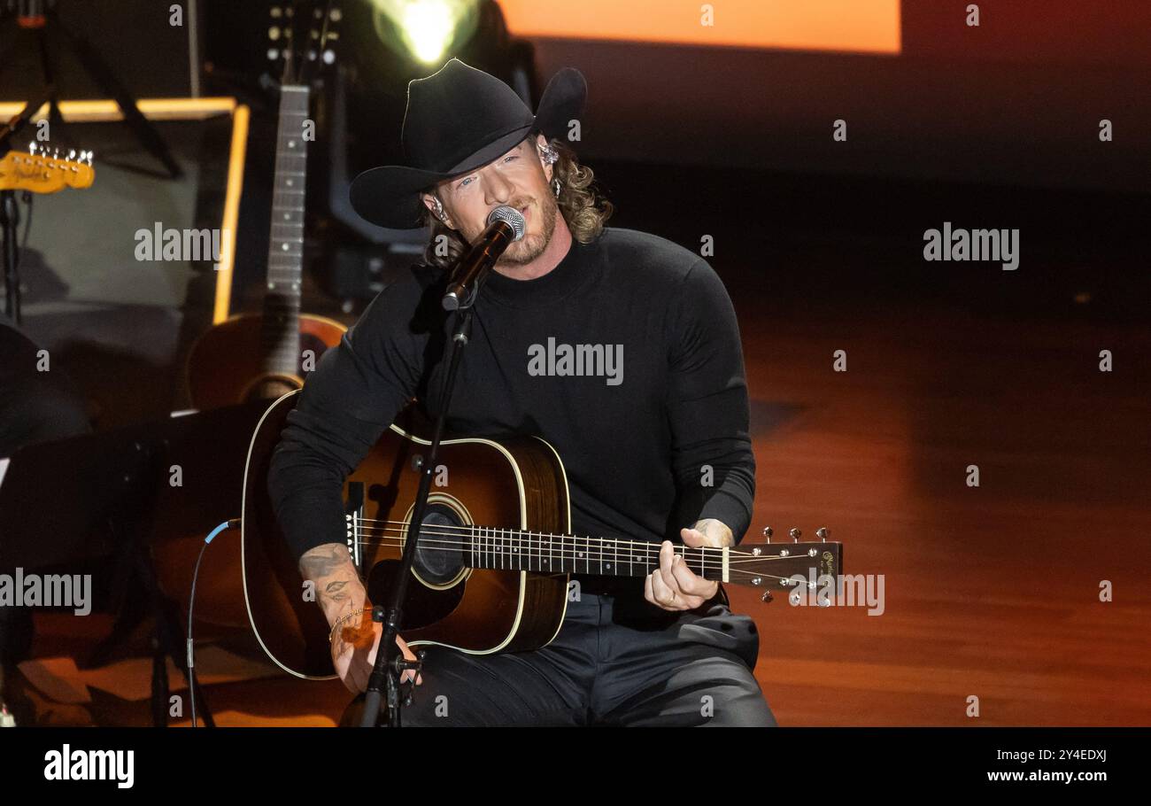 Nashville, USA. September 2024. Tyler Hubbard tritt am 21. August 2024 an der 17. Academy of Country Music Honors im Ryman Auditorium in Nashville, Tennessee auf. (Foto: Amiee Stubbs/imageSPACE) Credit: Imagespace/Alamy Live News Stockfoto