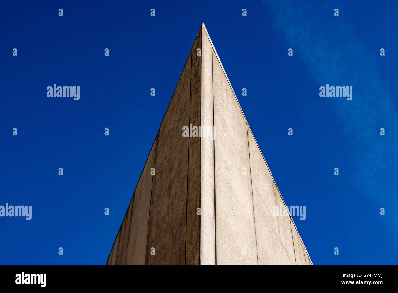 Edinburgh, Vereinigtes Königreich. 18. September 2024: Ein Detail des schottischen Parlamentsgebäudes an einem Tag mit blauem Himmel. Das Gebäude in Holyrood, Edin Stockfoto
