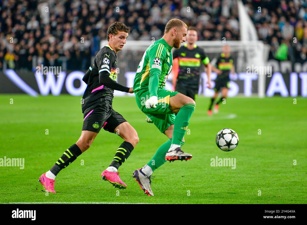 Turin, Italien. September 2024. Torhüter Michele Di Gregorio (29) von Juventus, der während des UEFA Champions League-Spiels zwischen Juventus und PSV Eindhoven im Juventus-Stadion in Turin zu sehen war. Quelle: Gonzales Photo/Alamy Live News Stockfoto