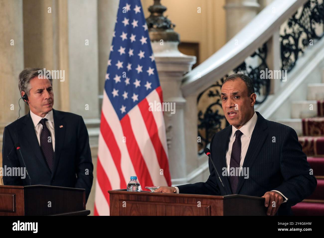 Kairo, Ägypten. September 2024. US-Außenminister Antony Blinken (L) und Ägyptens Außenminister Badr Abdelatty halten nach ihrem Treffen im Tahrir-Palast eine Pressekonferenz ab. Quelle: Khaled Elfiqi/dpa/Alamy Live News Stockfoto