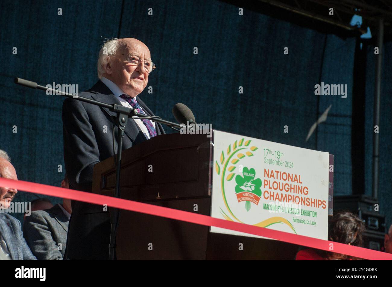 Irland, 17.09.2024, Präsident Michael D Higgins eröffnete dieses Jahr das nationale Pflügen 2024. Kredit: Karlis Dzjamko Stockfoto