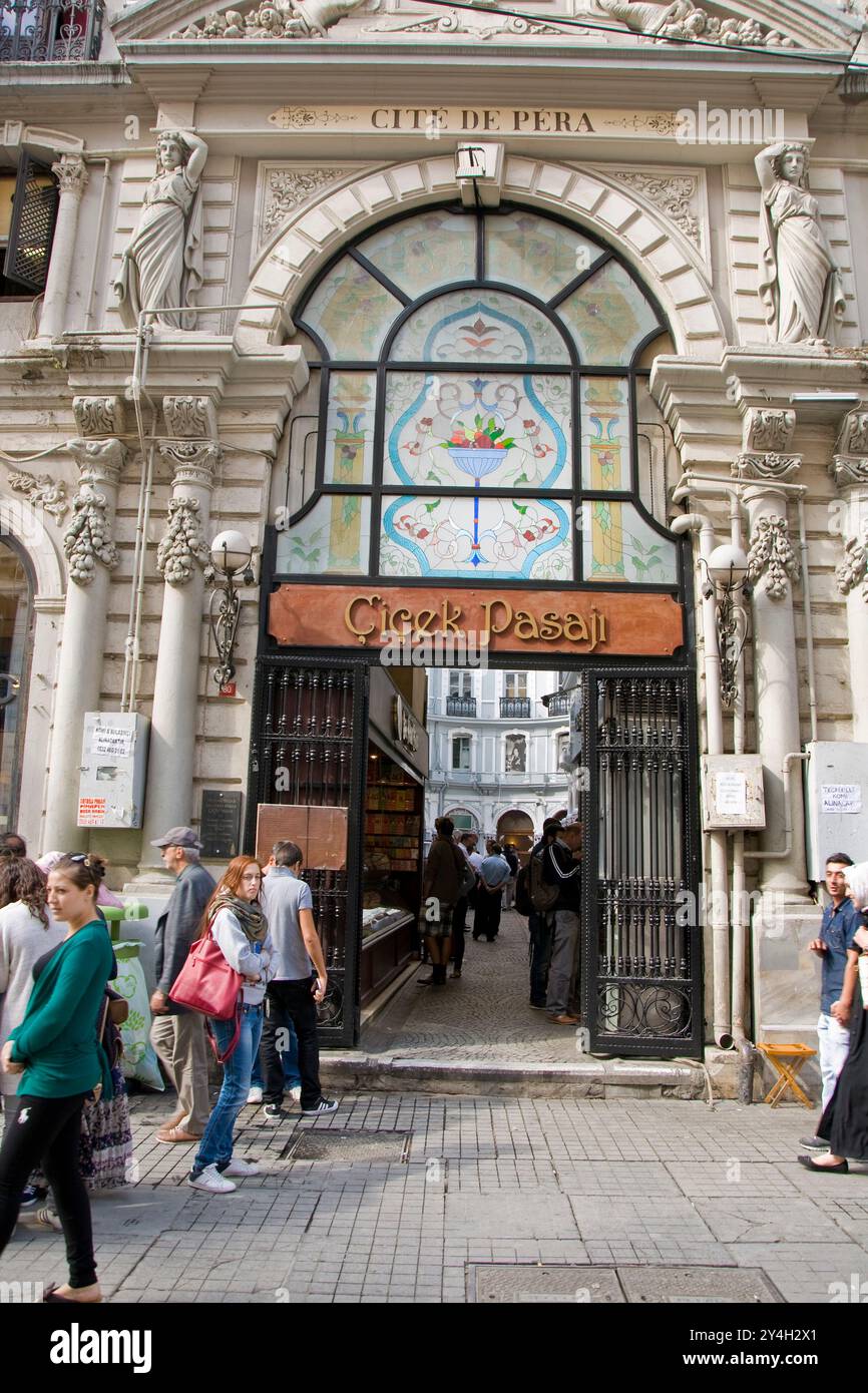 Türkei, Istanbul, İstiklal Caddesi, Cicek Pasaji Stockfoto
