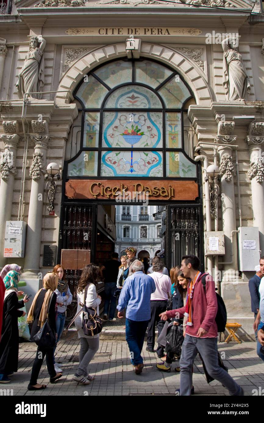 Türkei, Istanbul, İstiklal Caddesi, Cicek Pasaji Stockfoto