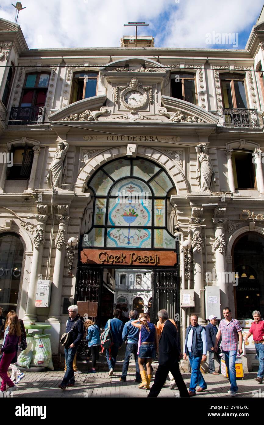 Türkei, Istanbul, İstiklal Caddesi, Cicek Pasaji Stockfoto