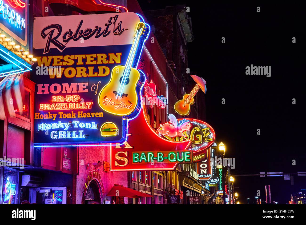 Neon Nightlife Vibes auf Broadway Nashville Eye-Ebene Stockfoto